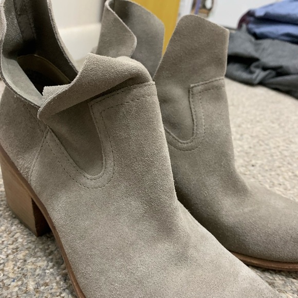 Ankle booties size 8.5 NEW BP Suede Taupe - Picture 7 of 13